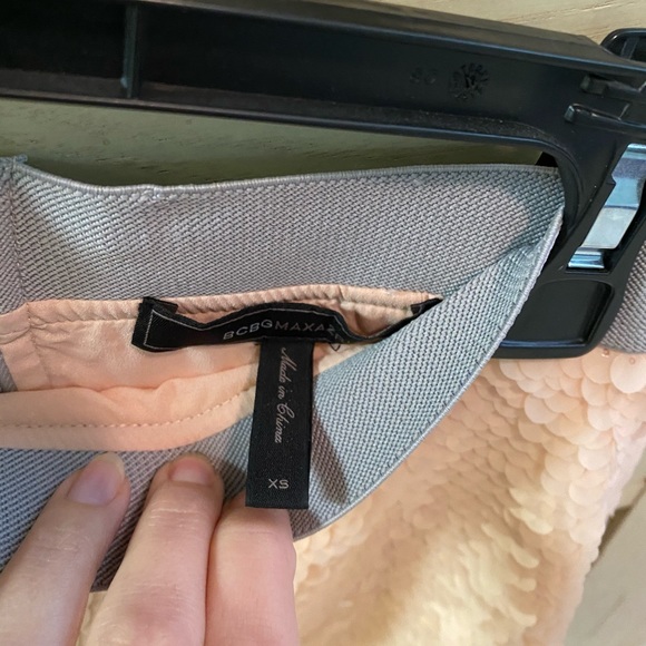 Blush pink mini sequin skirt from BCBG - Picture 4 of 4